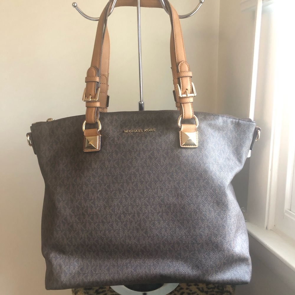 Michael Kors Karla Large Signature Tote